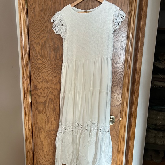 White dress worn once perfect condition - Picture 1 of 3
